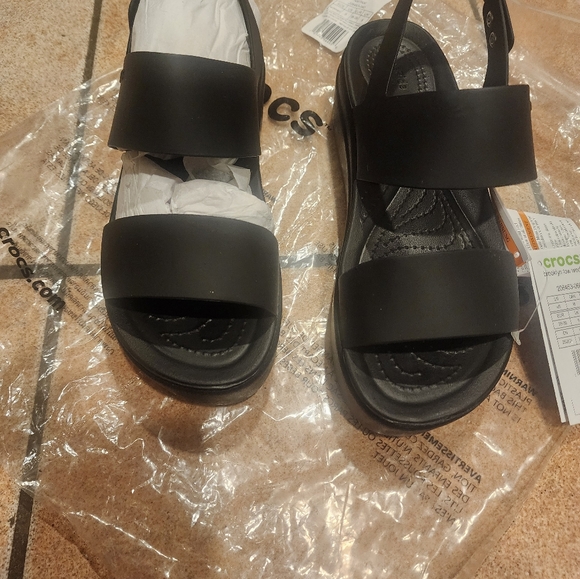 Crocs Brooklyn low wedge sandals - Picture 3 of 3